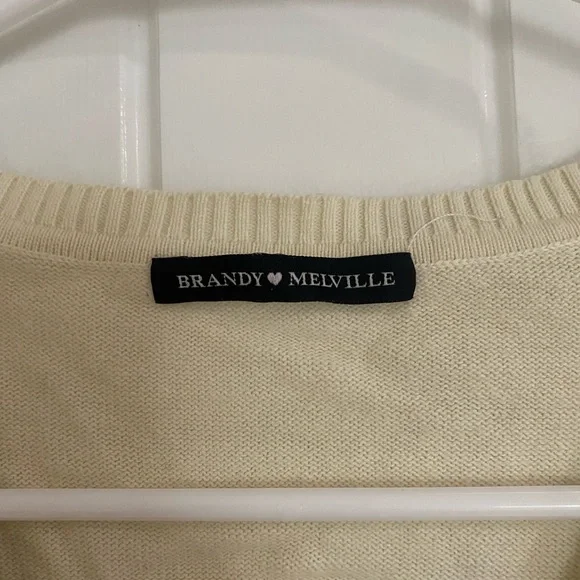 Brandy Melville Argyle Sweater - Picture 3 of 3